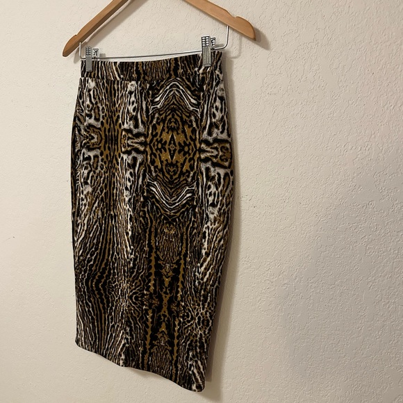 Romeo & Juliet Couture Animal Print Pencil Skirt - Picture 7 of 9